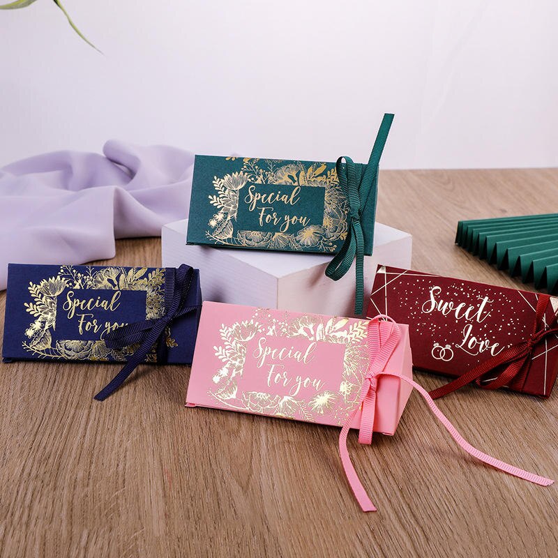 Set of Gift Boxes in Triangle Shape